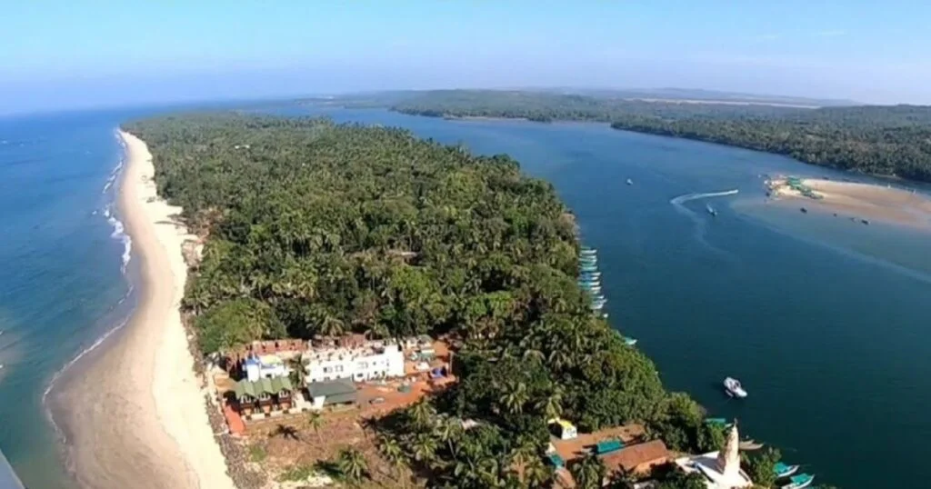Tarkarli Beach, in Tarkarli